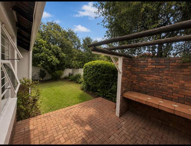2 BEDROOM TOWNHOUSE FOR SALE IN BRYANSTON